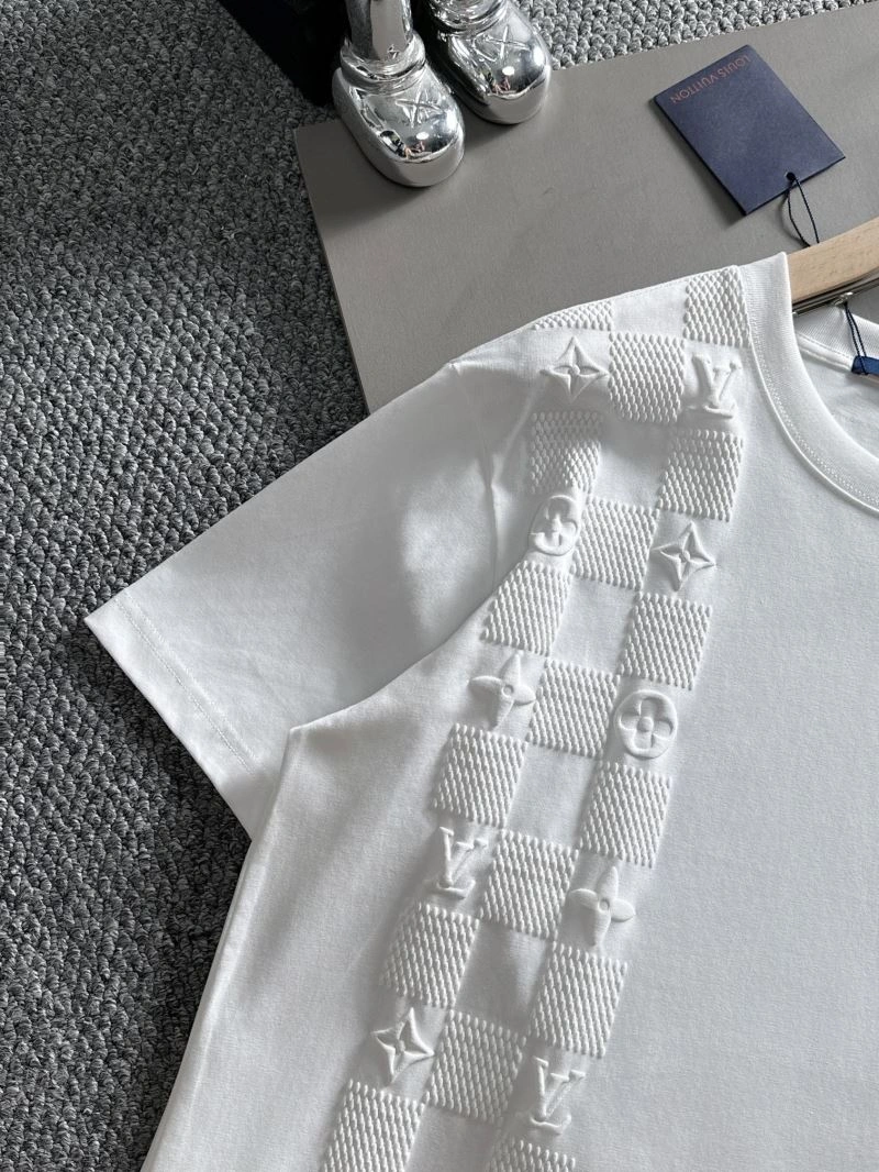 Lightweight Louis Vuitton T-Shirts 138214