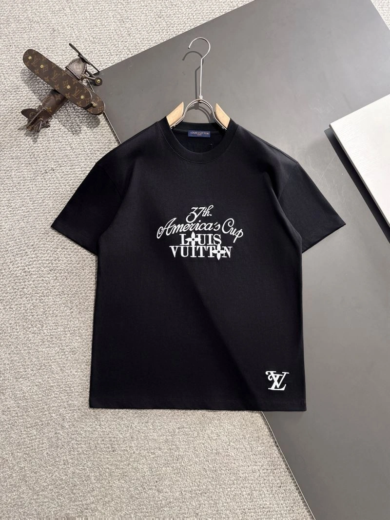 Louis Vuitton T-Shirts Lightweight 138213