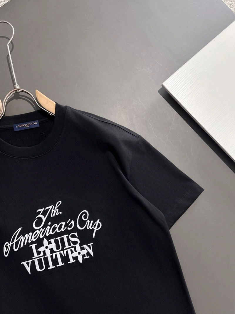 Louis Vuitton T-Shirts Lightweight 138213