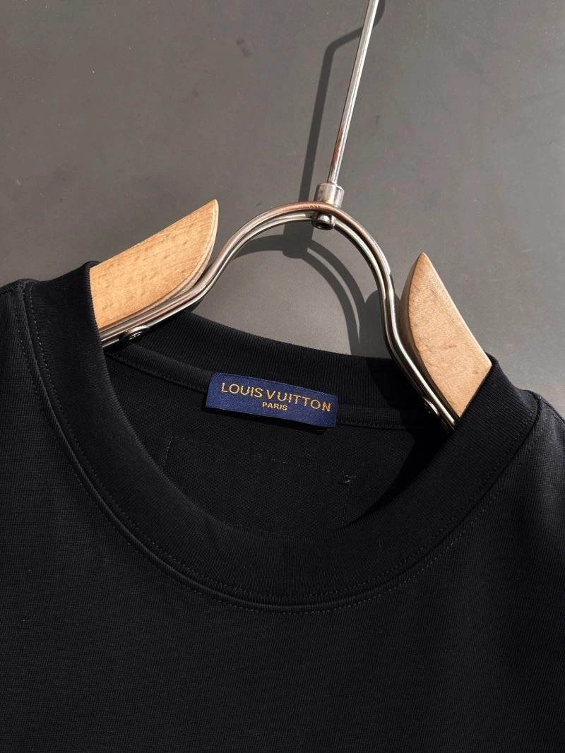 Bold Louis Vuitton T-Shirts 138218