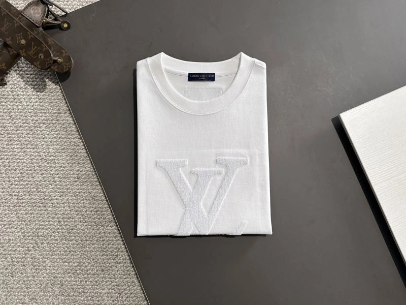 Louis Vuitton T-Shirts WellDesigned 138224