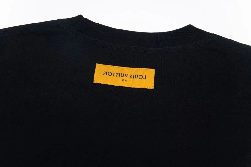 Louis Vuitton T-Shirts Comfortable 138203