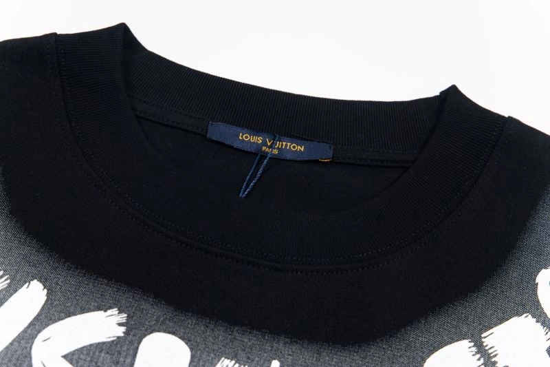 Modern Louis Vuitton T-Shirts 138167