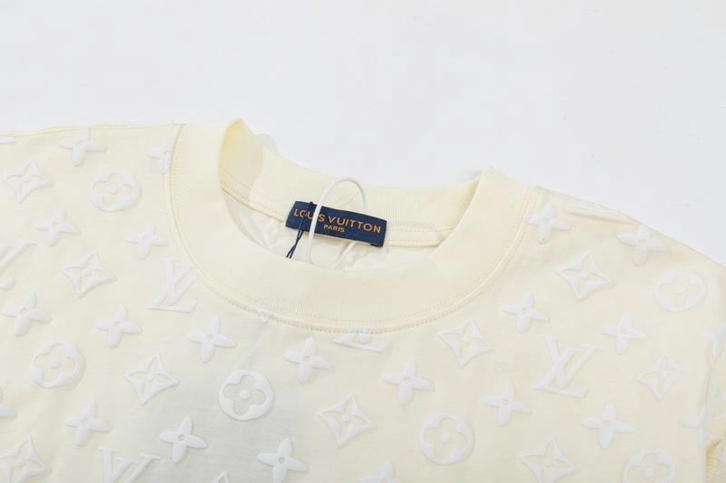 Elegant Louis Vuitton T-Shirts 138201