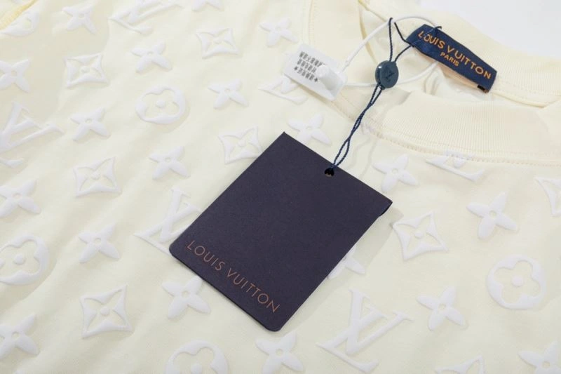 Elegant Louis Vuitton T-Shirts 138201