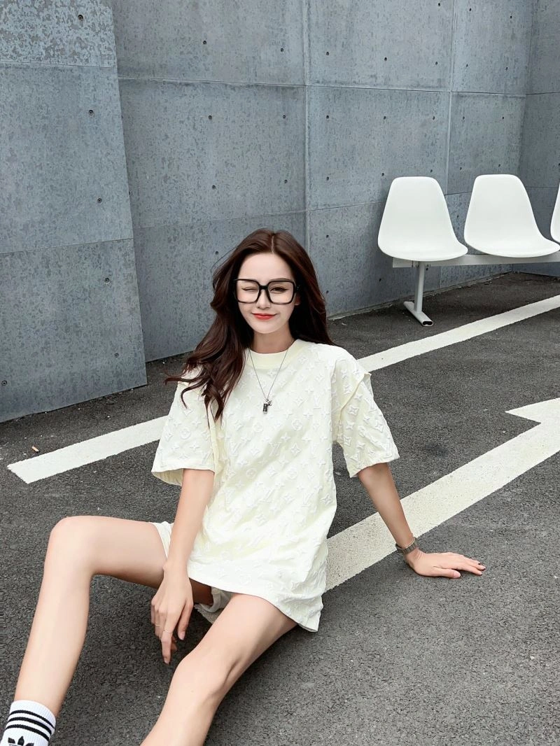 Elegant Louis Vuitton T-Shirts 138201