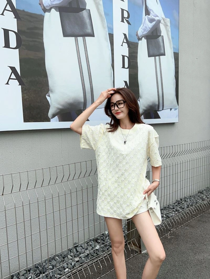 Elegant Louis Vuitton T-Shirts 138201