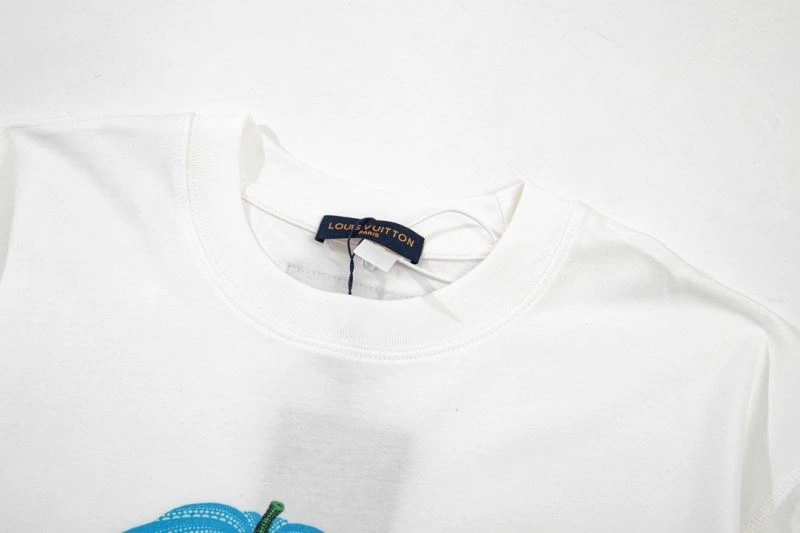 Functional Louis Vuitton T-Shirts 138194