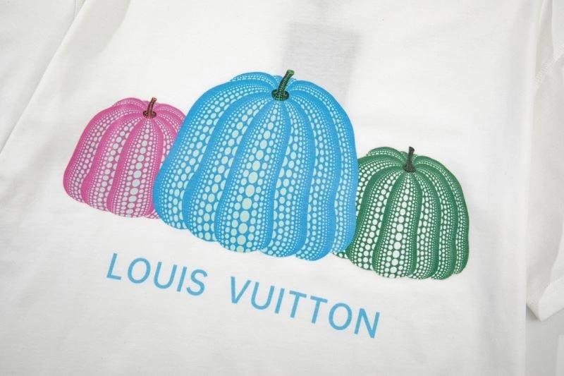 Functional Louis Vuitton T-Shirts 138194