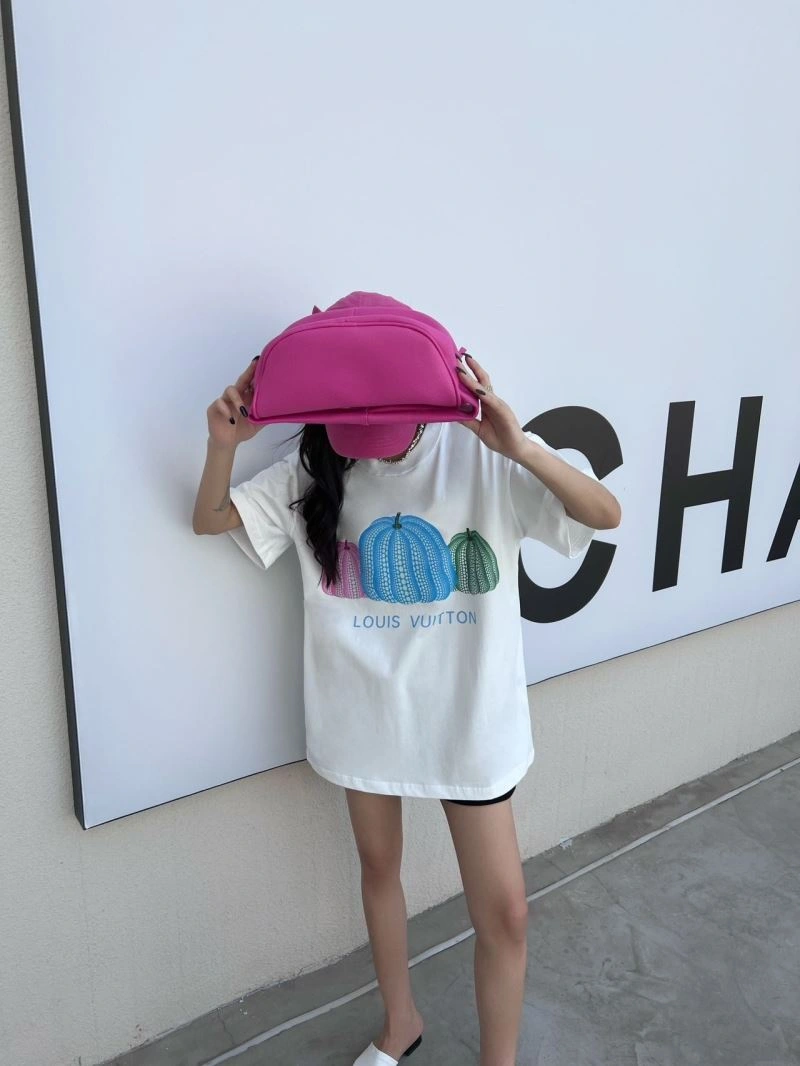 Functional Louis Vuitton T-Shirts 138194