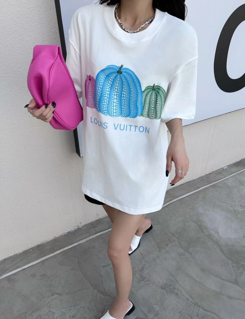Functional Louis Vuitton T-Shirts 138194