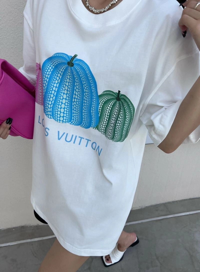 Functional Louis Vuitton T-Shirts 138194