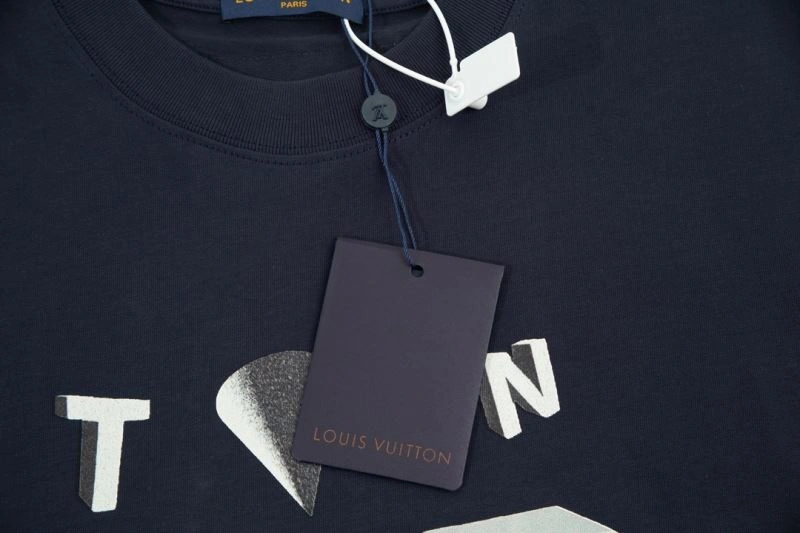 Classic Louis Vuitton T-Shirts 138190