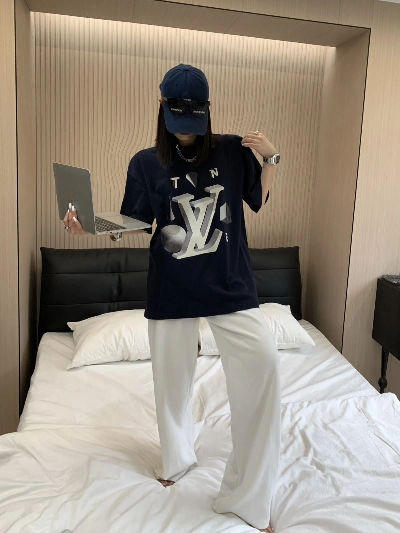 Classic Louis Vuitton T-Shirts 138190