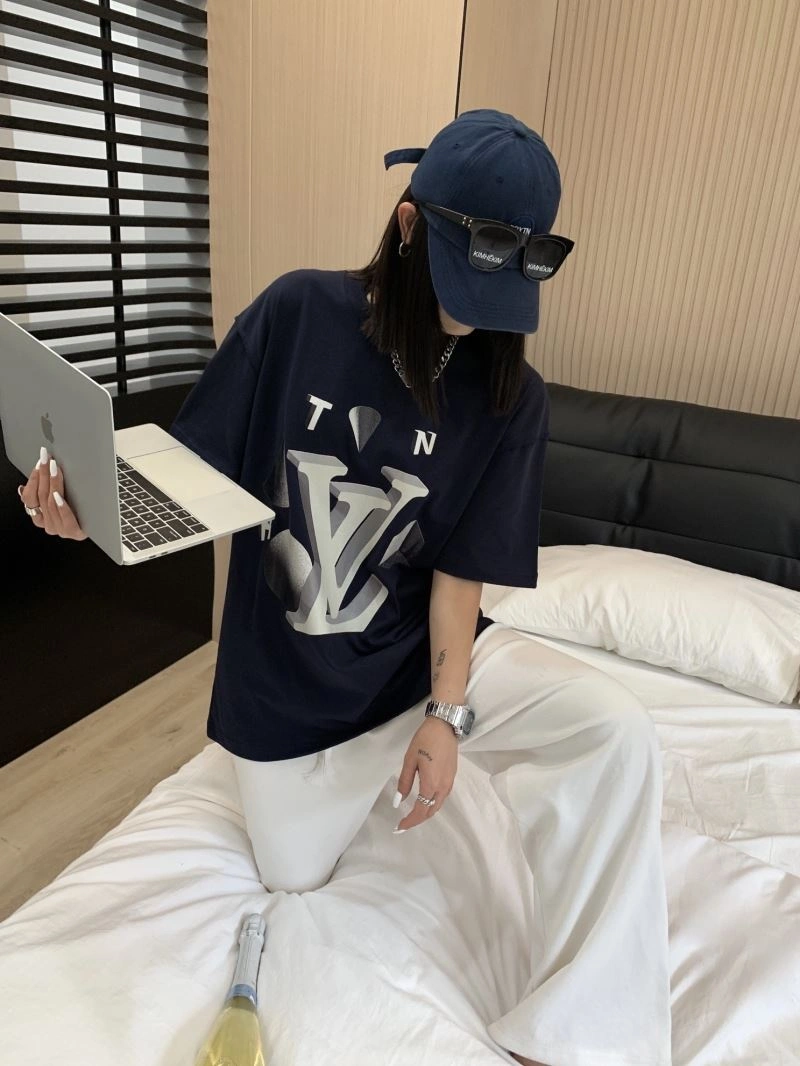 Classic Louis Vuitton T-Shirts 138190