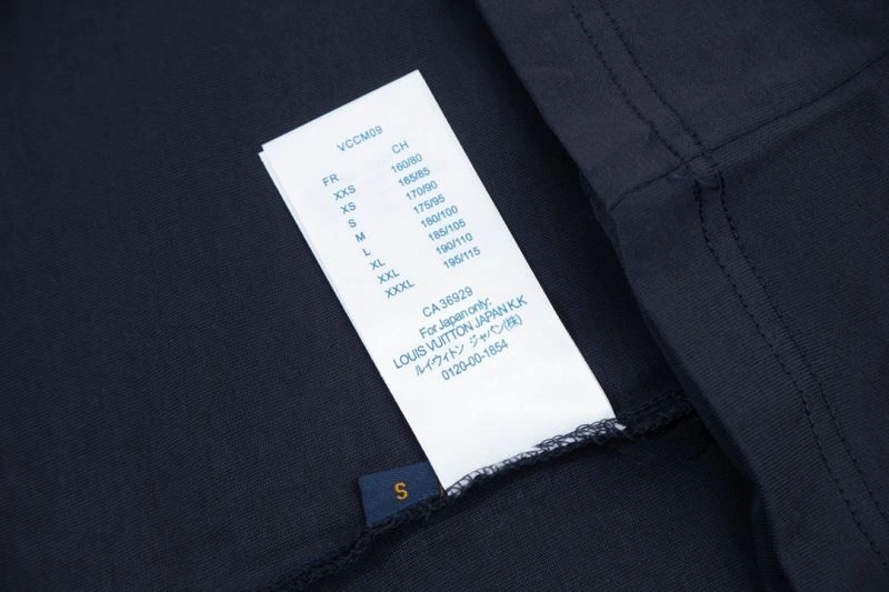 Sporty Louis Vuitton T-Shirts 138199