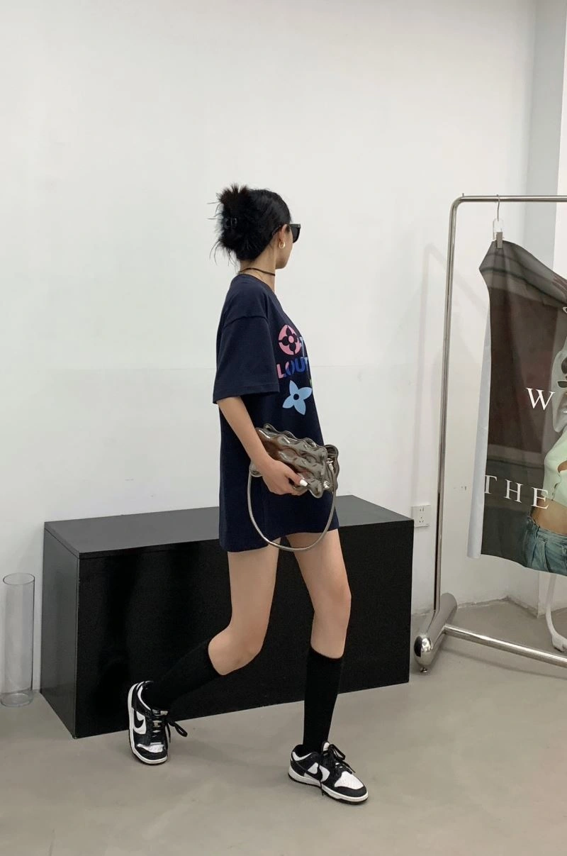 Sporty Louis Vuitton T-Shirts 138199