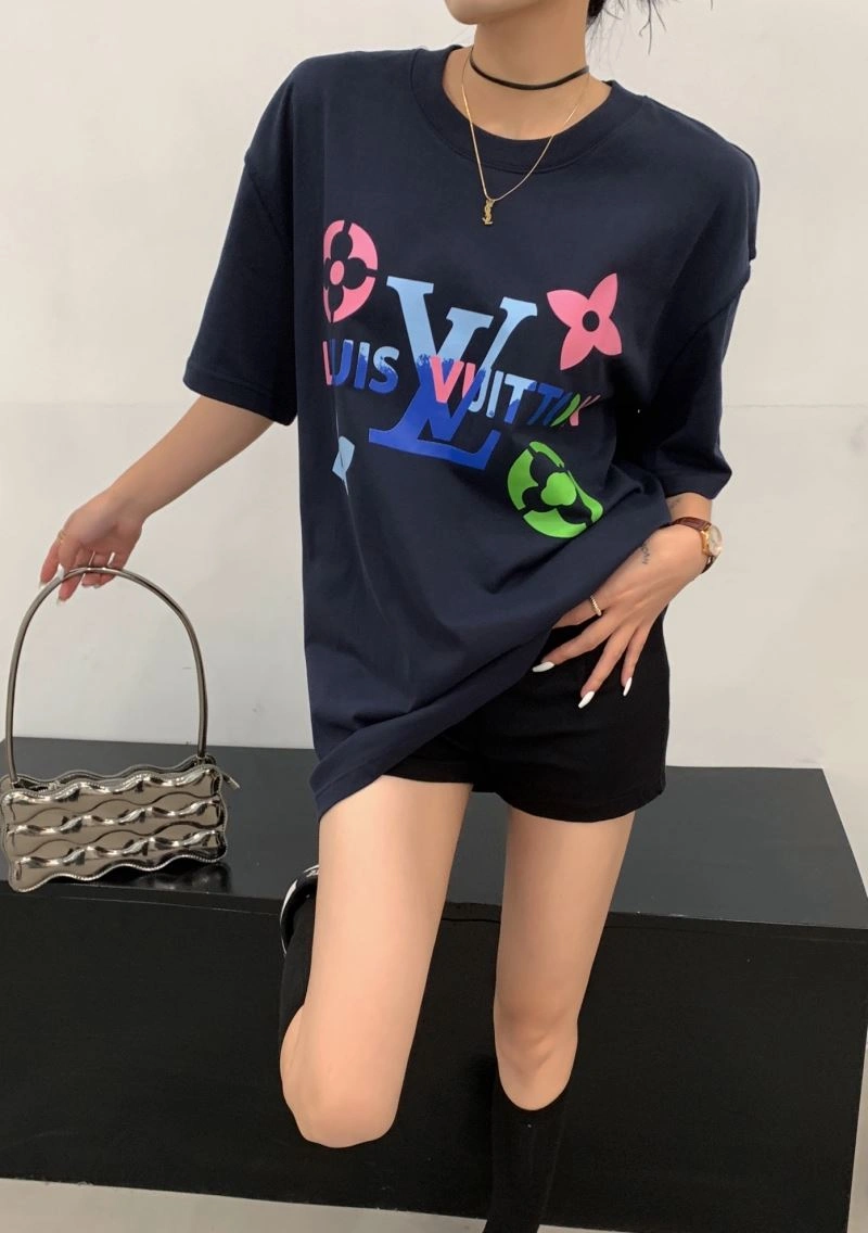 Sporty Louis Vuitton T-Shirts 138199