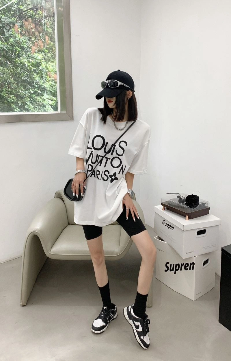 Louis Vuitton T-Shirts Sporty 138195