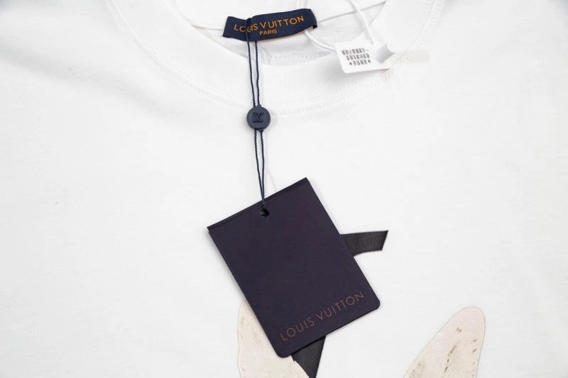 Effortless Louis Vuitton T-Shirts 138196