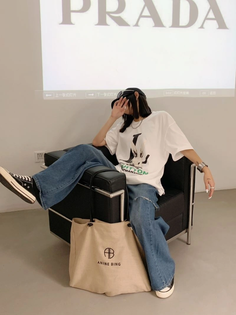 Effortless Louis Vuitton T-Shirts 138196