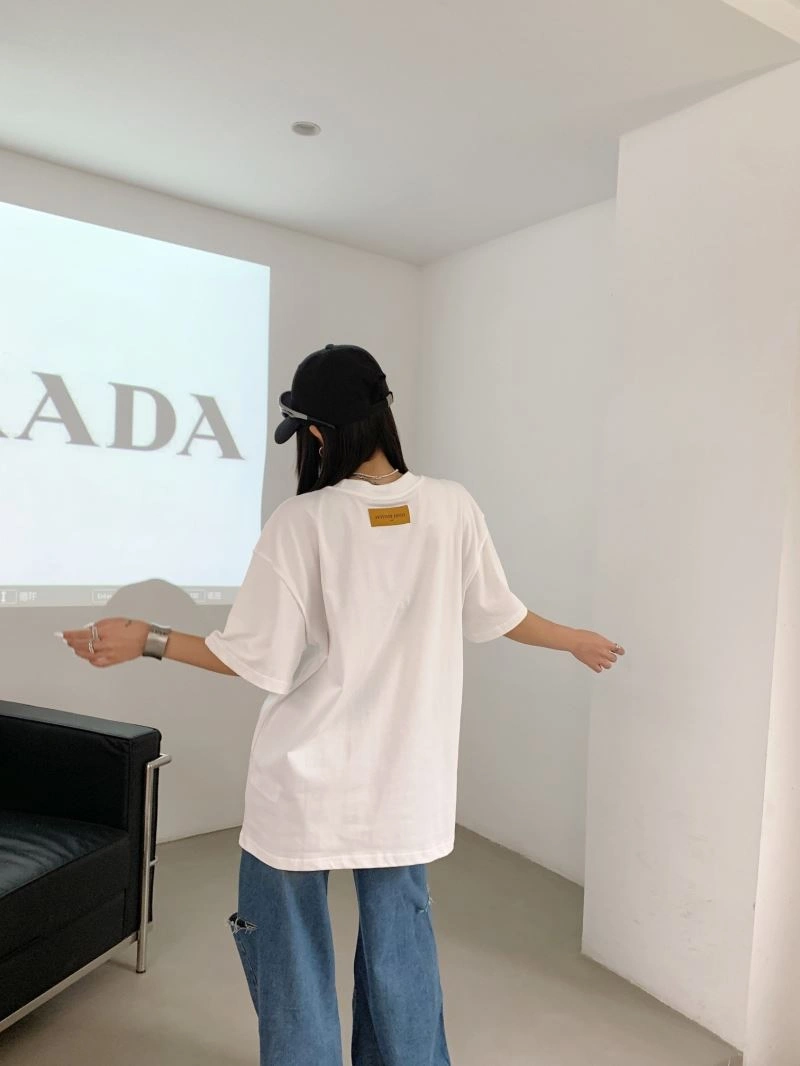 Effortless Louis Vuitton T-Shirts 138196
