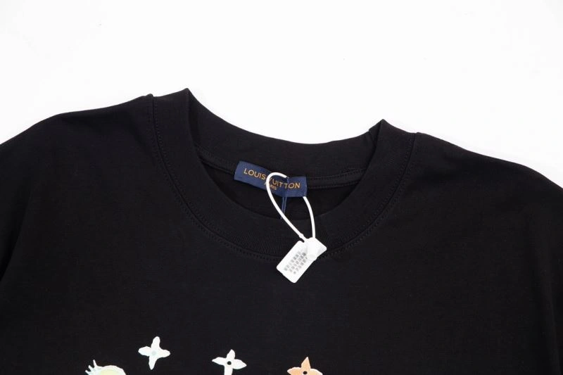 Louis Vuitton T-Shirts UrbanChic 138189