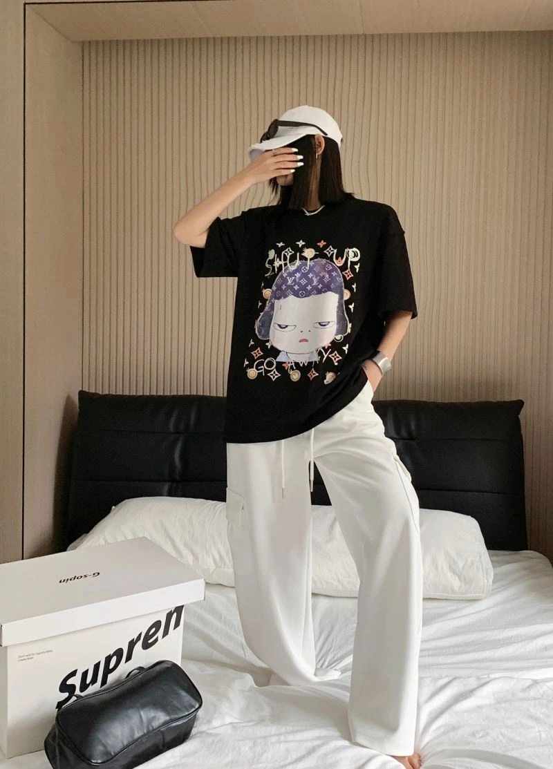 Louis Vuitton T-Shirts UrbanChic 138189