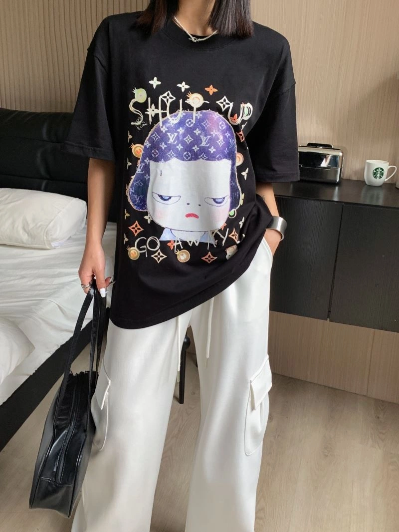 Louis Vuitton T-Shirts UrbanChic 138189