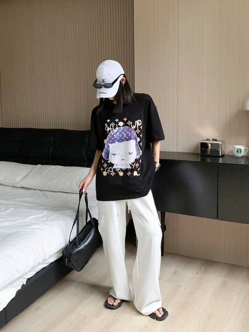 Louis Vuitton T-Shirts UrbanChic 138189