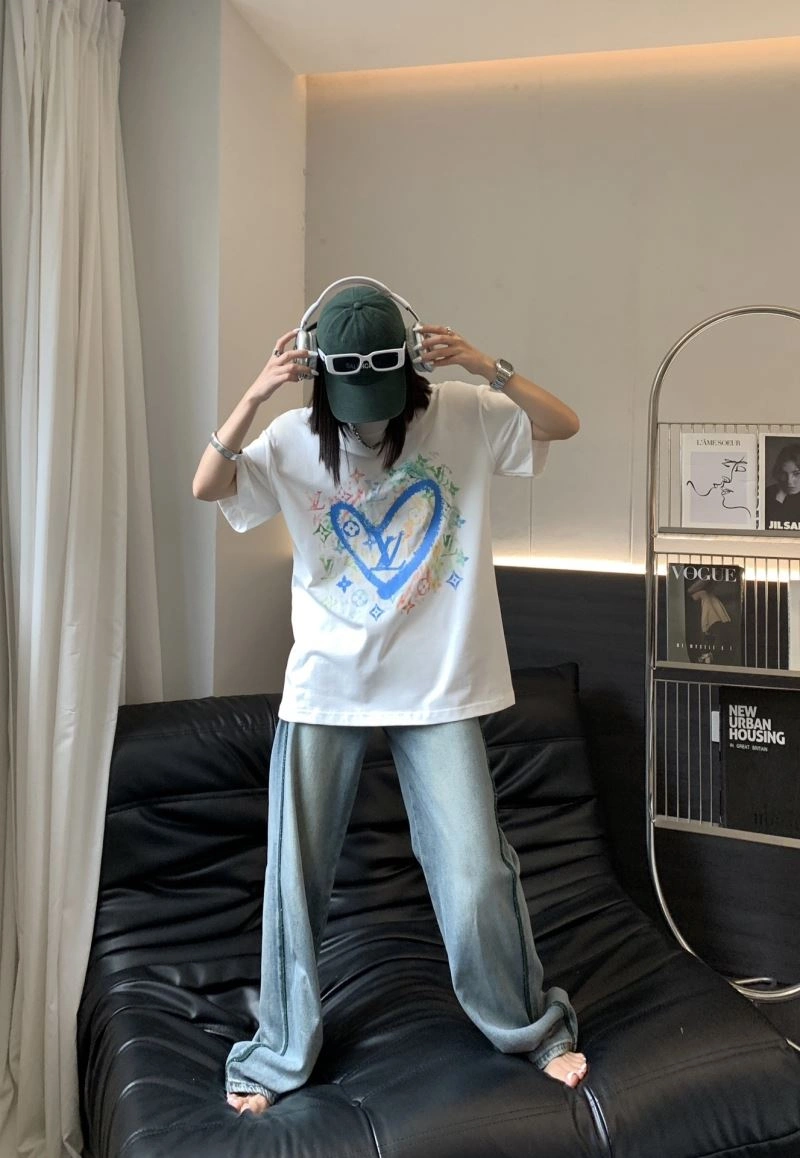 Louis Vuitton T-Shirts Modern 138178