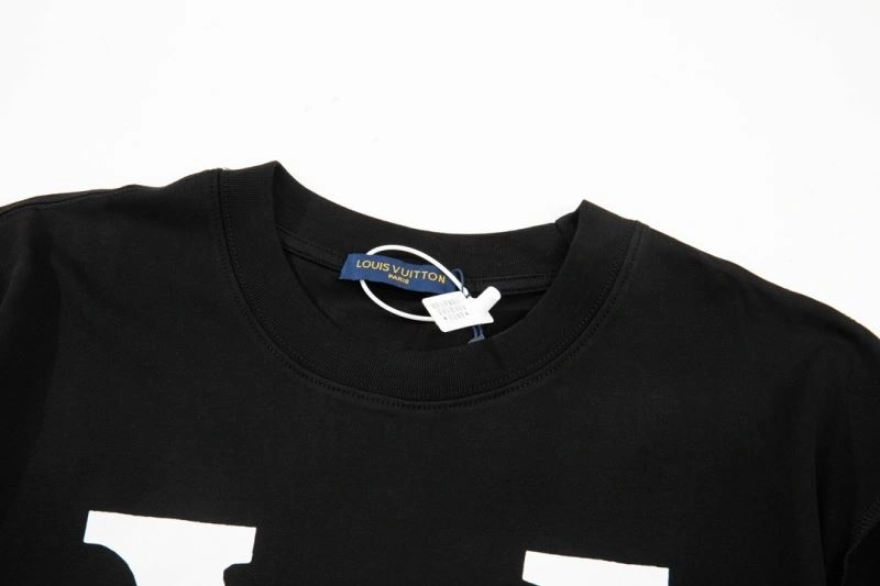 Vibrant Louis Vuitton T-Shirts 138183