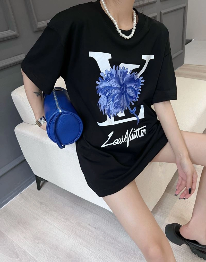 Vibrant Louis Vuitton T-Shirts 138183