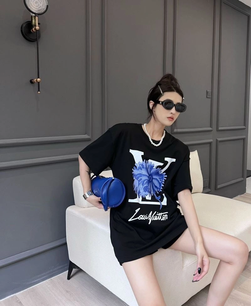 Vibrant Louis Vuitton T-Shirts 138183