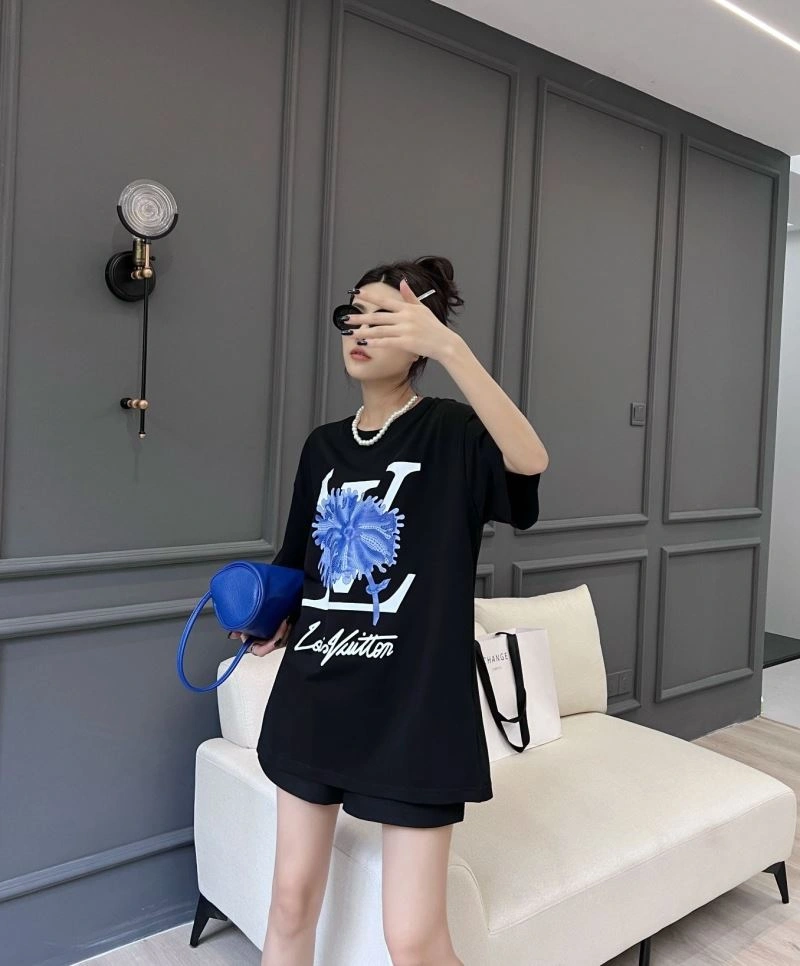 Vibrant Louis Vuitton T-Shirts 138183