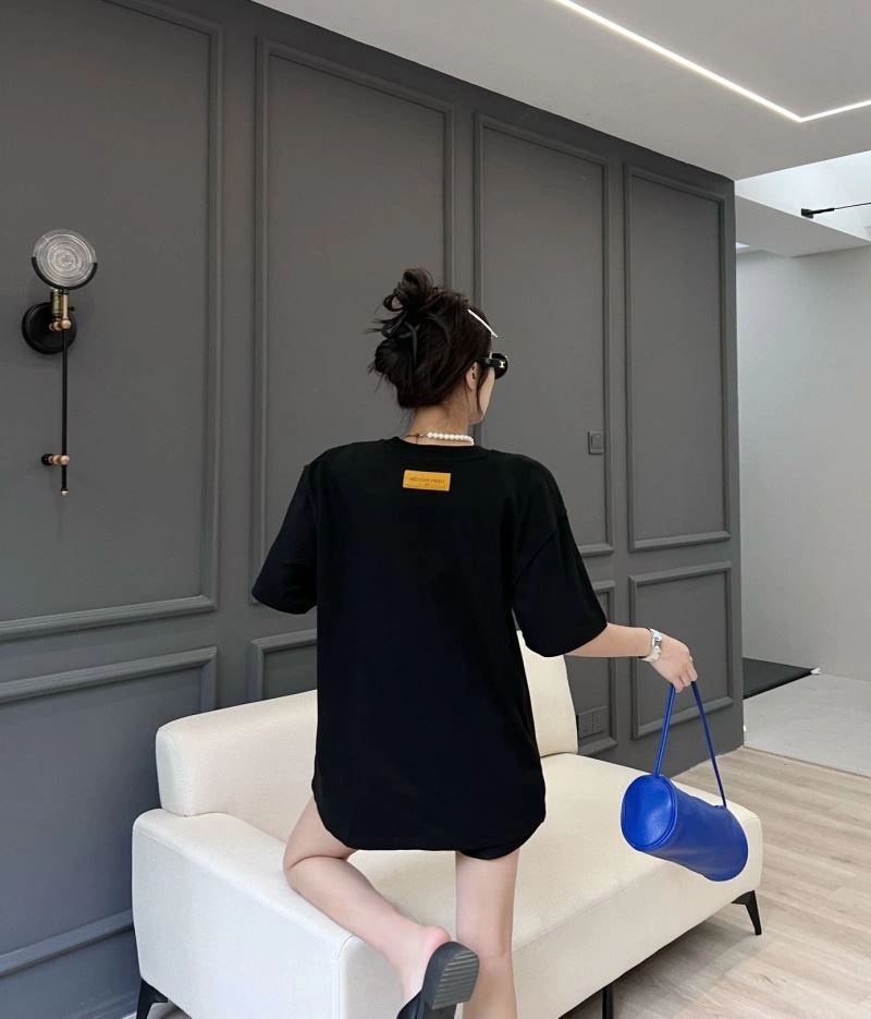 Vibrant Louis Vuitton T-Shirts 138183