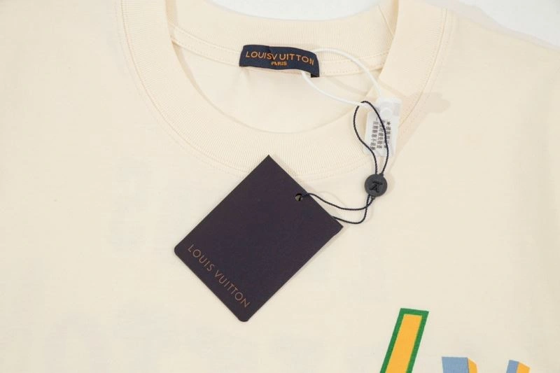 Louis Vuitton T-Shirts Youthful 138165