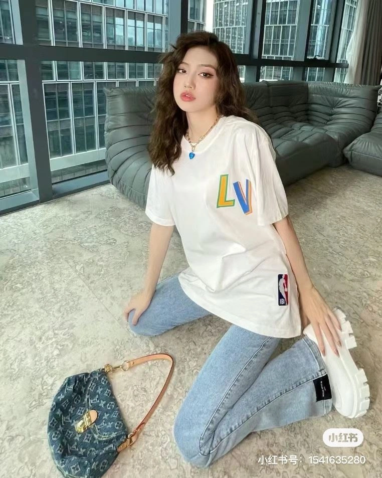 Louis Vuitton T-Shirts Youthful 138165