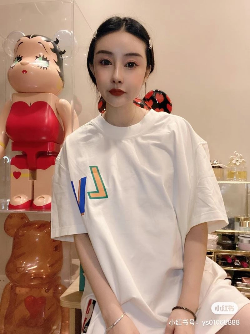 Louis Vuitton T-Shirts Youthful 138165