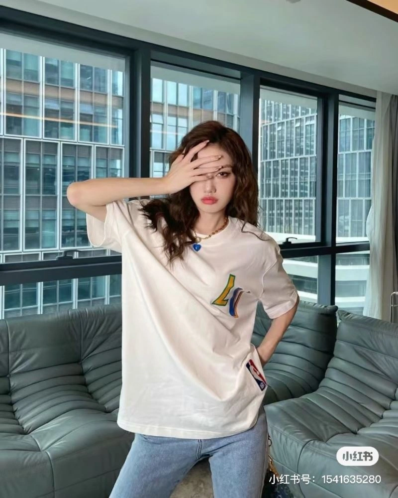 Louis Vuitton T-Shirts Youthful 138165