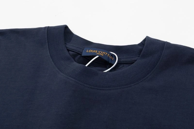 Louis Vuitton T-Shirts Cozy 138157