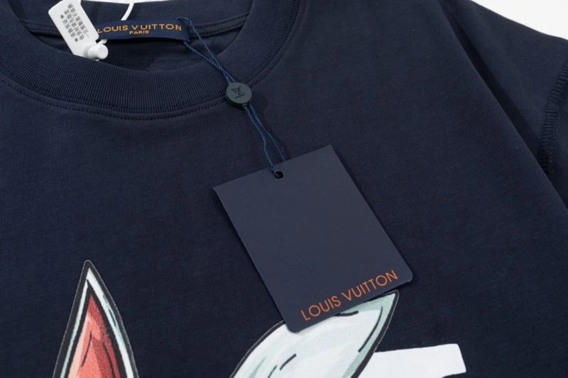 Louis Vuitton T-Shirts Cozy 138157