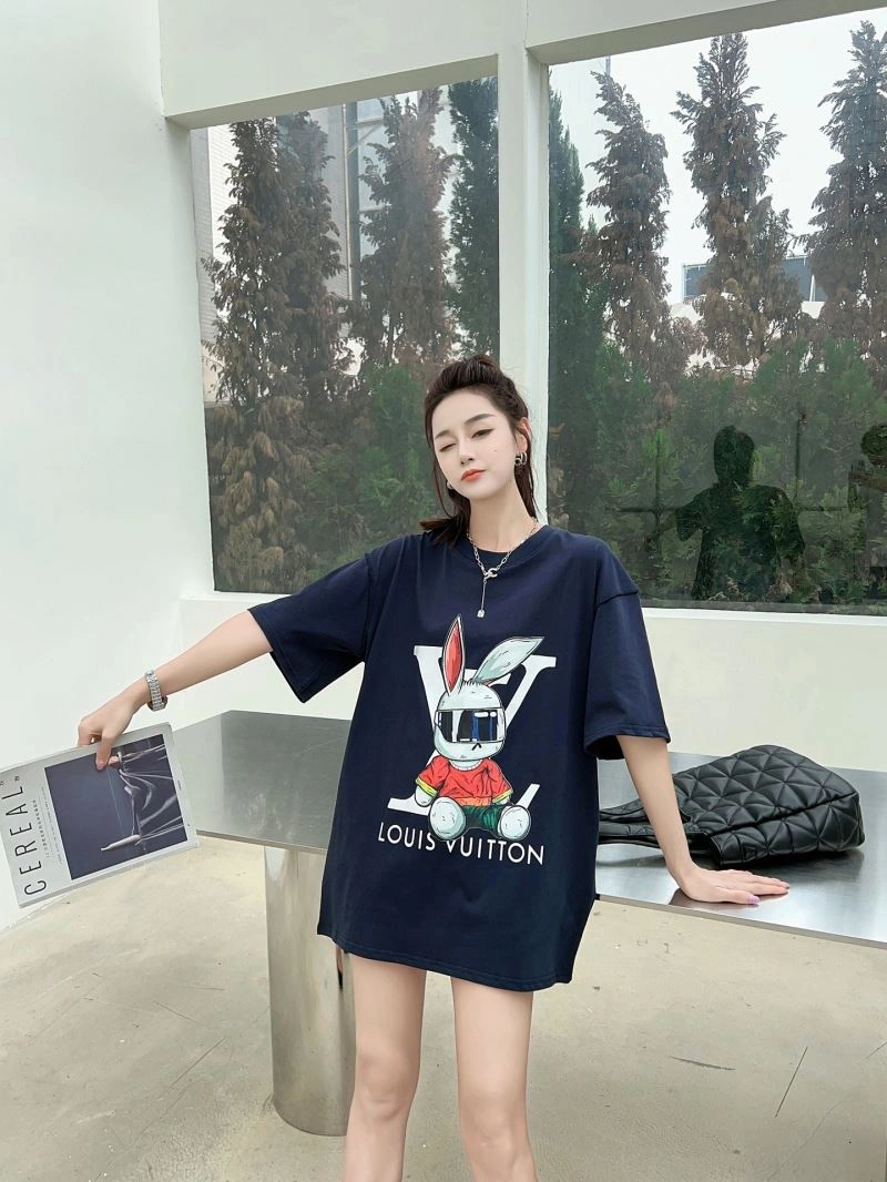 Louis Vuitton T-Shirts Cozy 138157