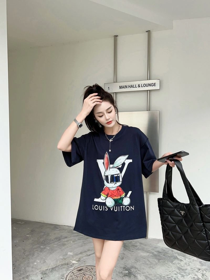 Louis Vuitton T-Shirts Cozy 138157