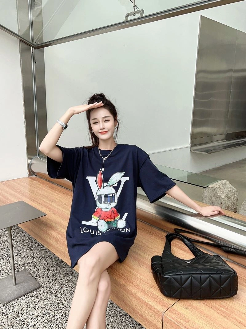 Louis Vuitton T-Shirts Cozy 138157