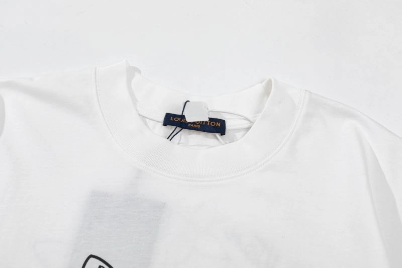 Effortless Louis Vuitton T-Shirts 138161