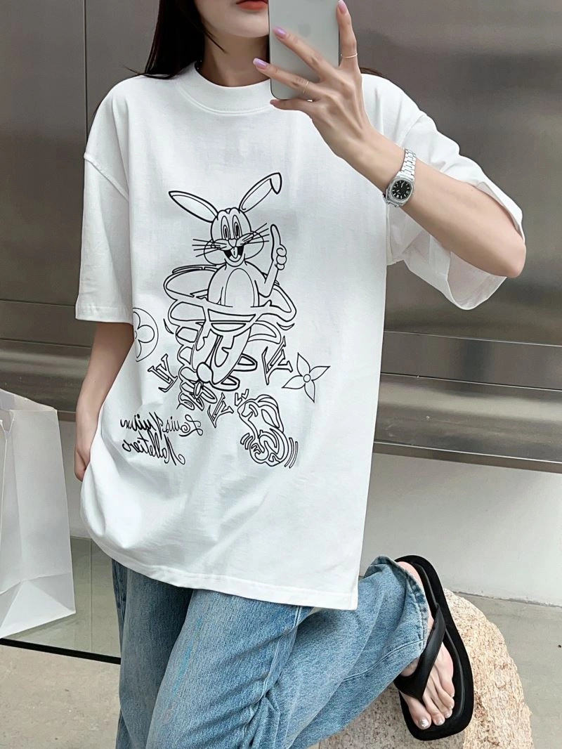 Effortless Louis Vuitton T-Shirts 138161
