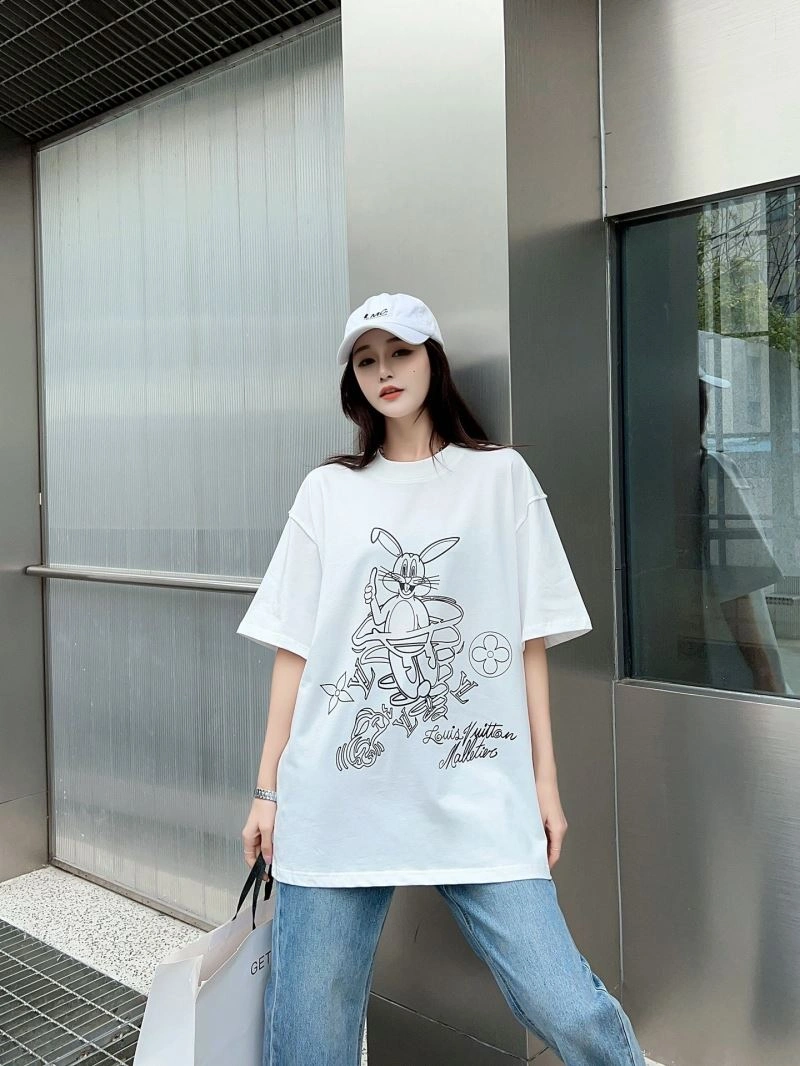 Effortless Louis Vuitton T-Shirts 138161