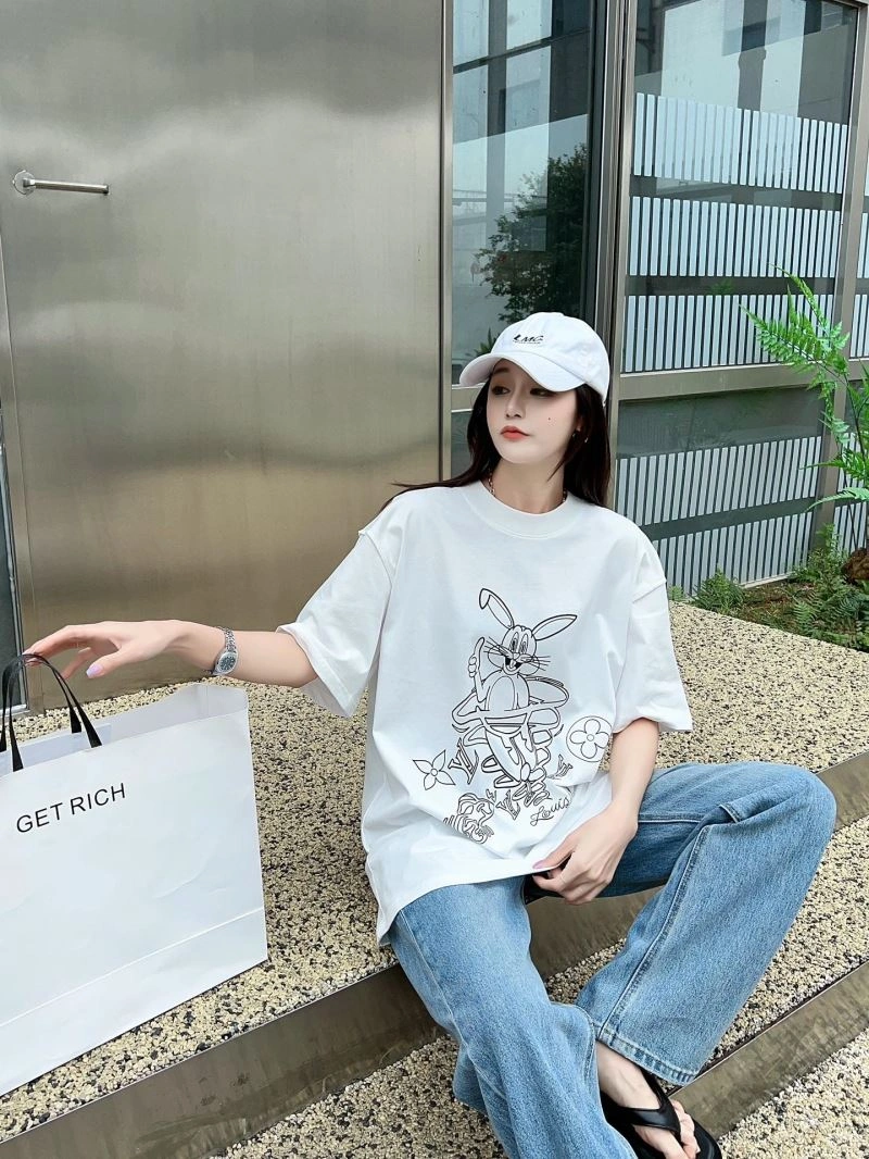 Effortless Louis Vuitton T-Shirts 138161