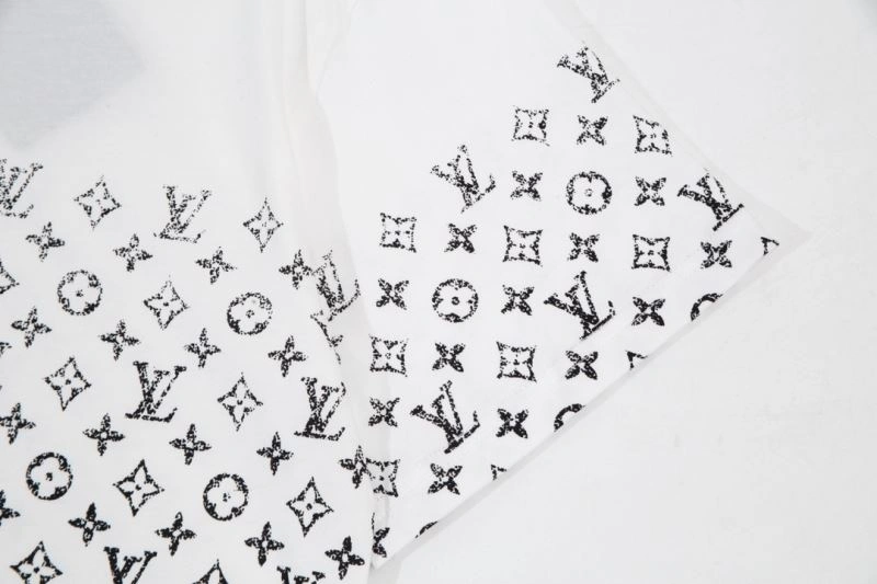 Practical Louis Vuitton T-Shirts 138130